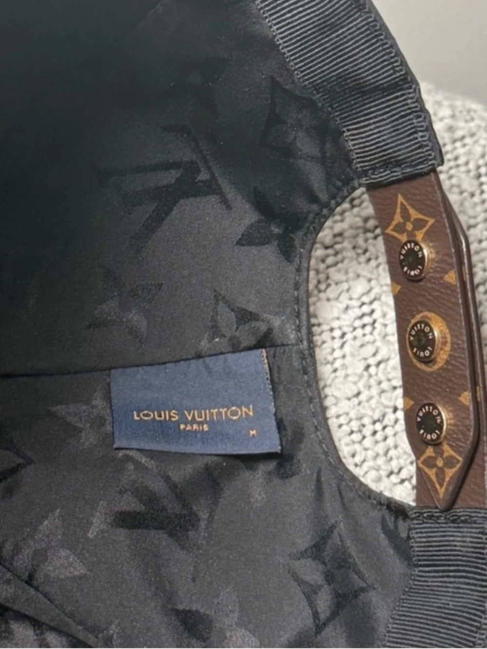 Louis Vuitton classic lv